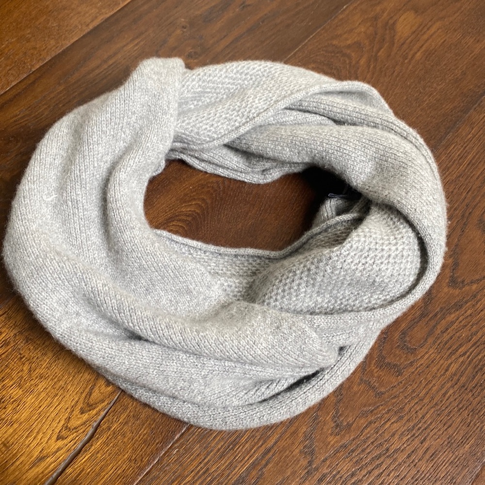 Cashmere scarf